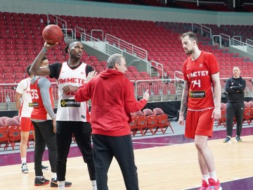 Тренування Прометея напередодні гри з БК Ховентут. EuroCup