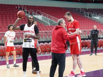 Тренування Прометея напередодні гри з БК Ховентут. EuroCup