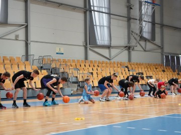 Тренування по баскетболу в рамках соціальної програми Євроліги One Team