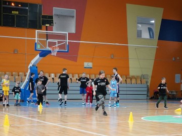 Тренування по баскетболу в рамках соціальної програми Євроліги One Team