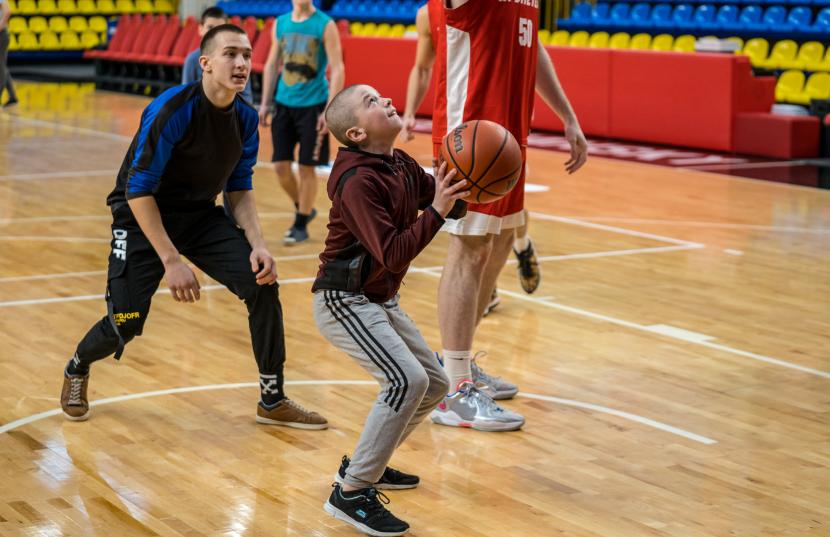 Майстер-клас для школярів Слобожанського від БК "Прометей"