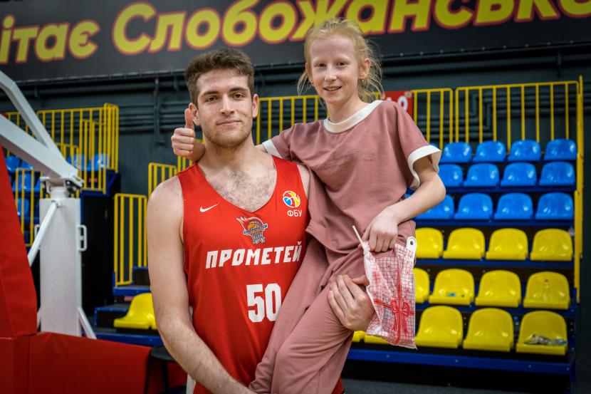 Майстер-клас для школярів Слобожанського від БК "Прометей"