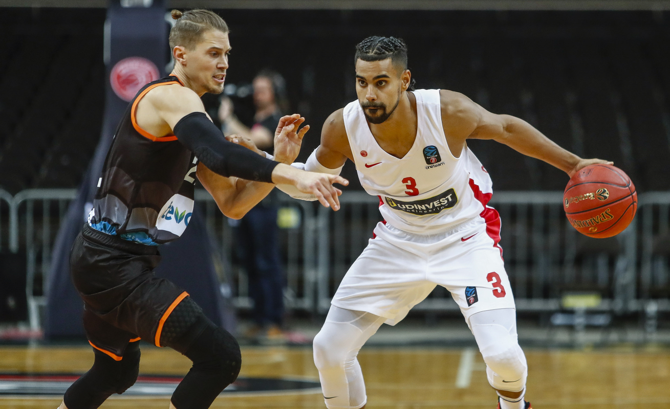 Клавелл, Стефенс, Ткаченко і Санон у Magic Moments 7DAYS Eurocup